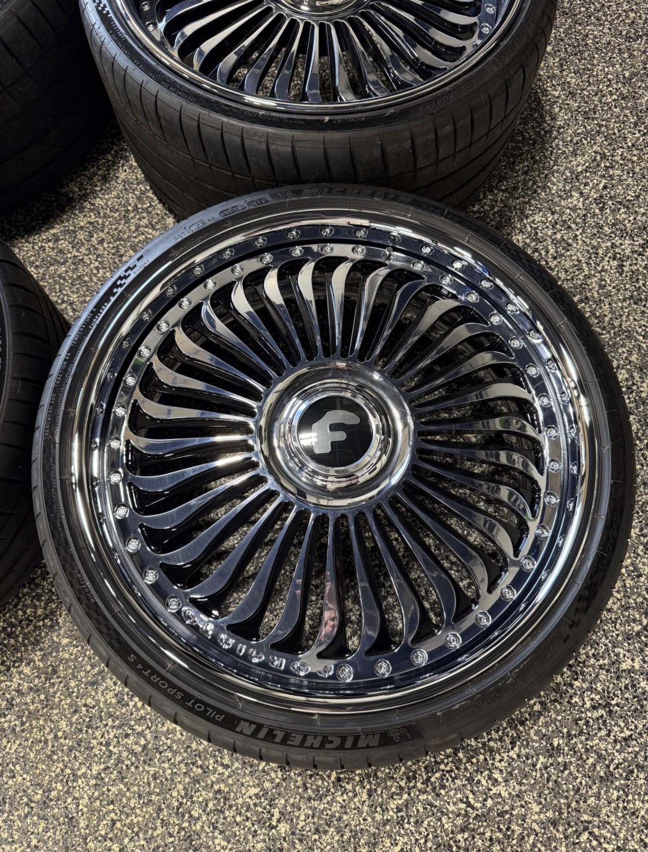 22" forgiato multato chrome and black 22" forgiato multato chrome and black