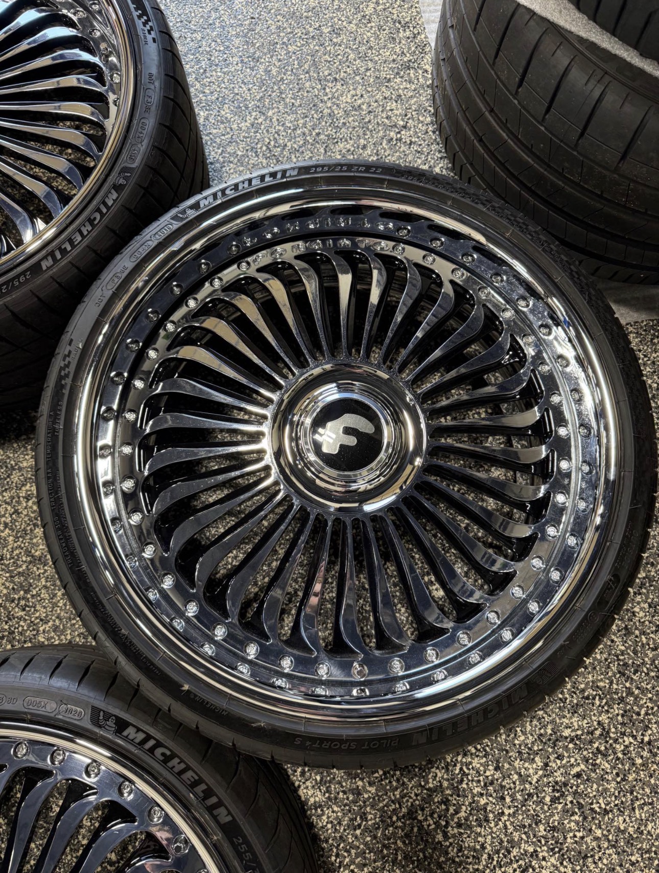 22" forgiato multato chrome and black 22" forgiato multato chrome and black