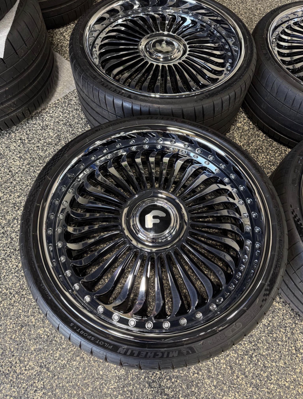 22" forgiato multato chrome and black 22" forgiato multato chrome and black