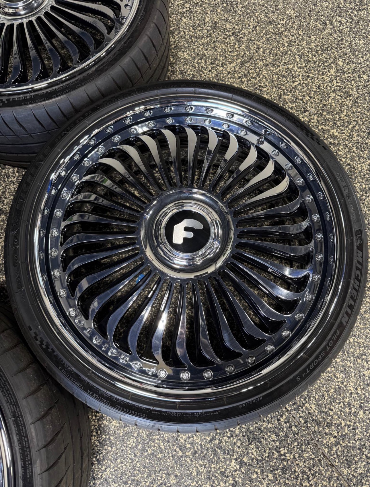 22" forgiato multato chrome and black 22" forgiato multato chrome and black